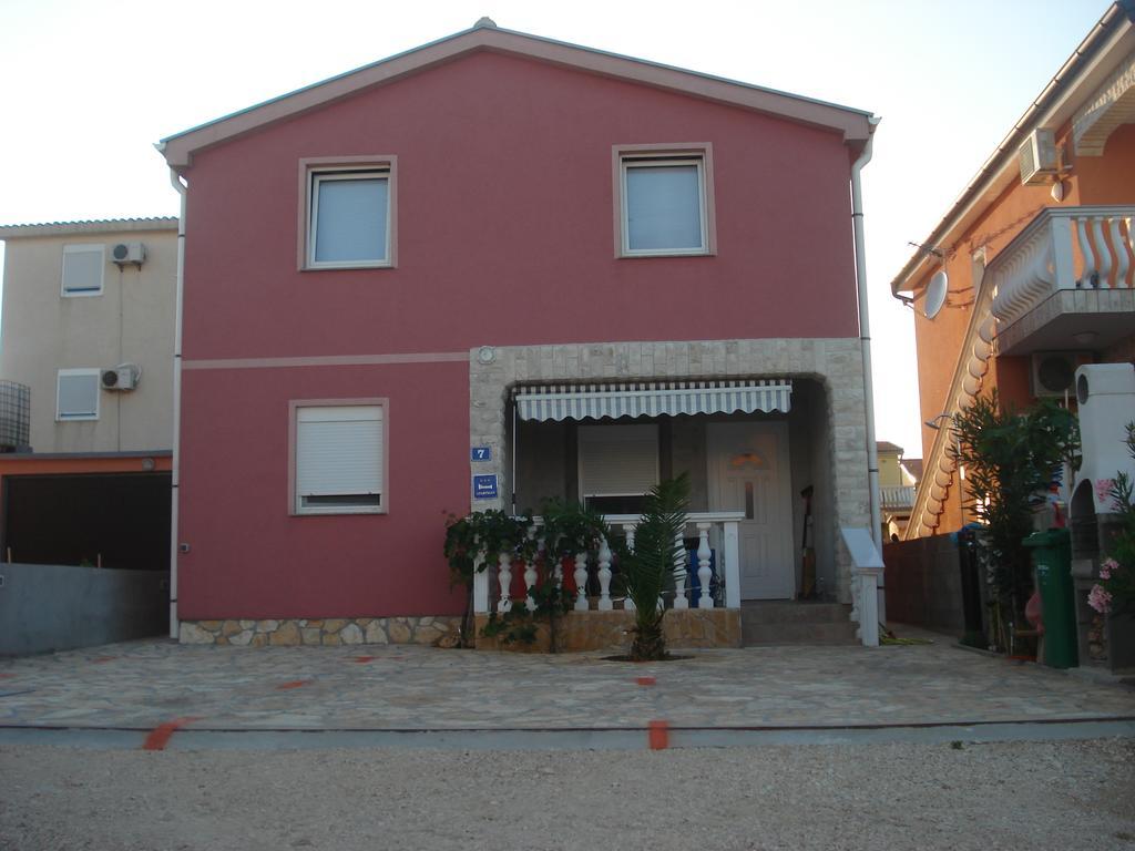 Apartments Niko Vir Rom bilde